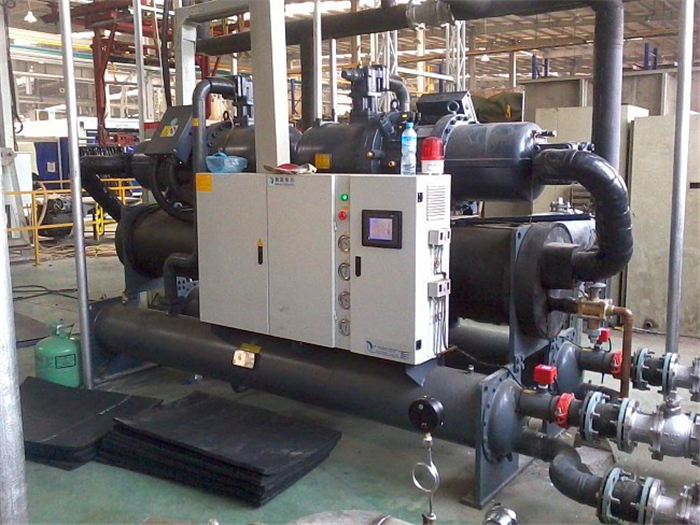 螺桿式冷水機(jī)組安裝